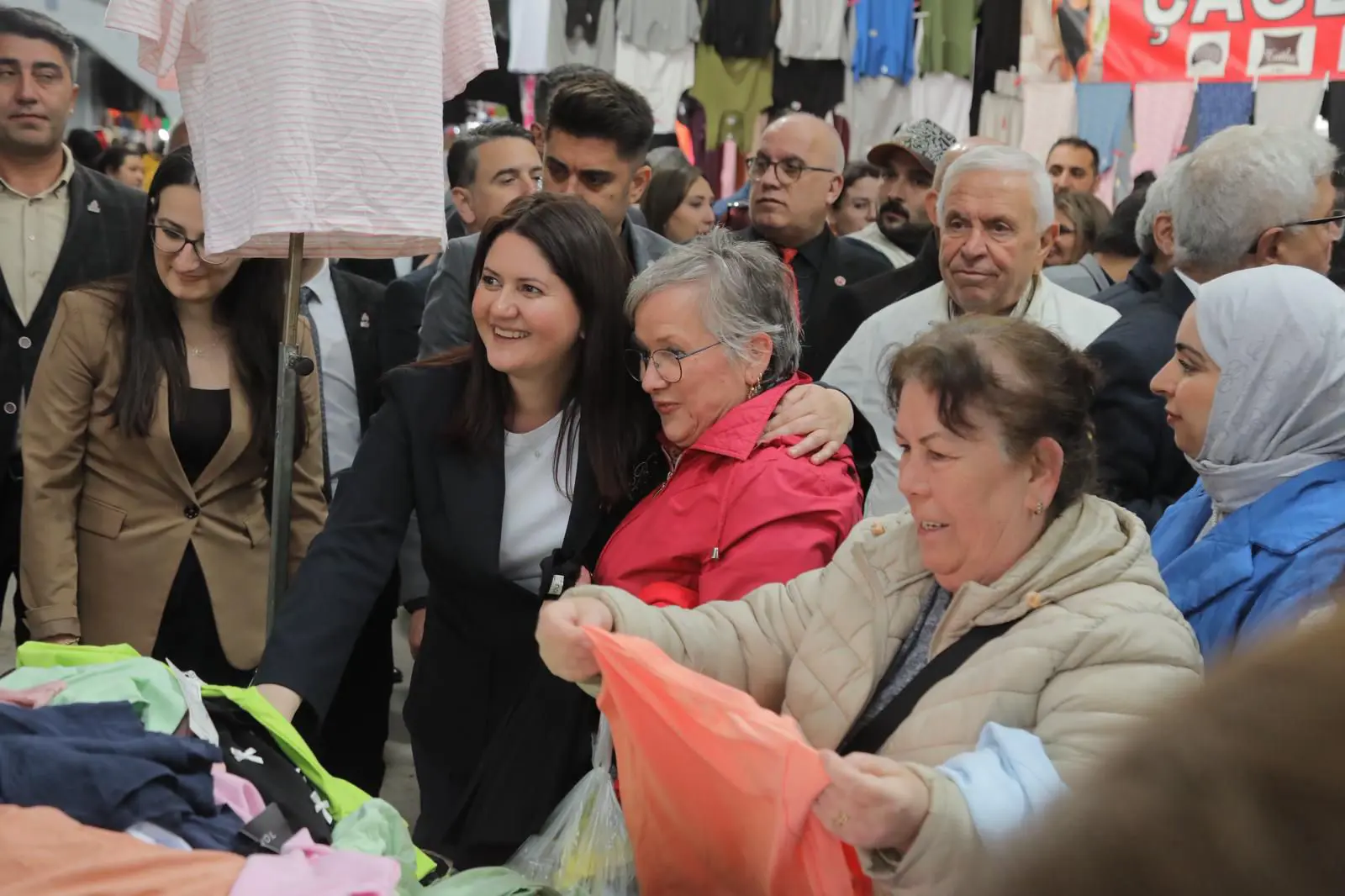 BALKAN PAZARI YENİ YÜZÜYLE HİZMETE BAŞLADI galeri görseli